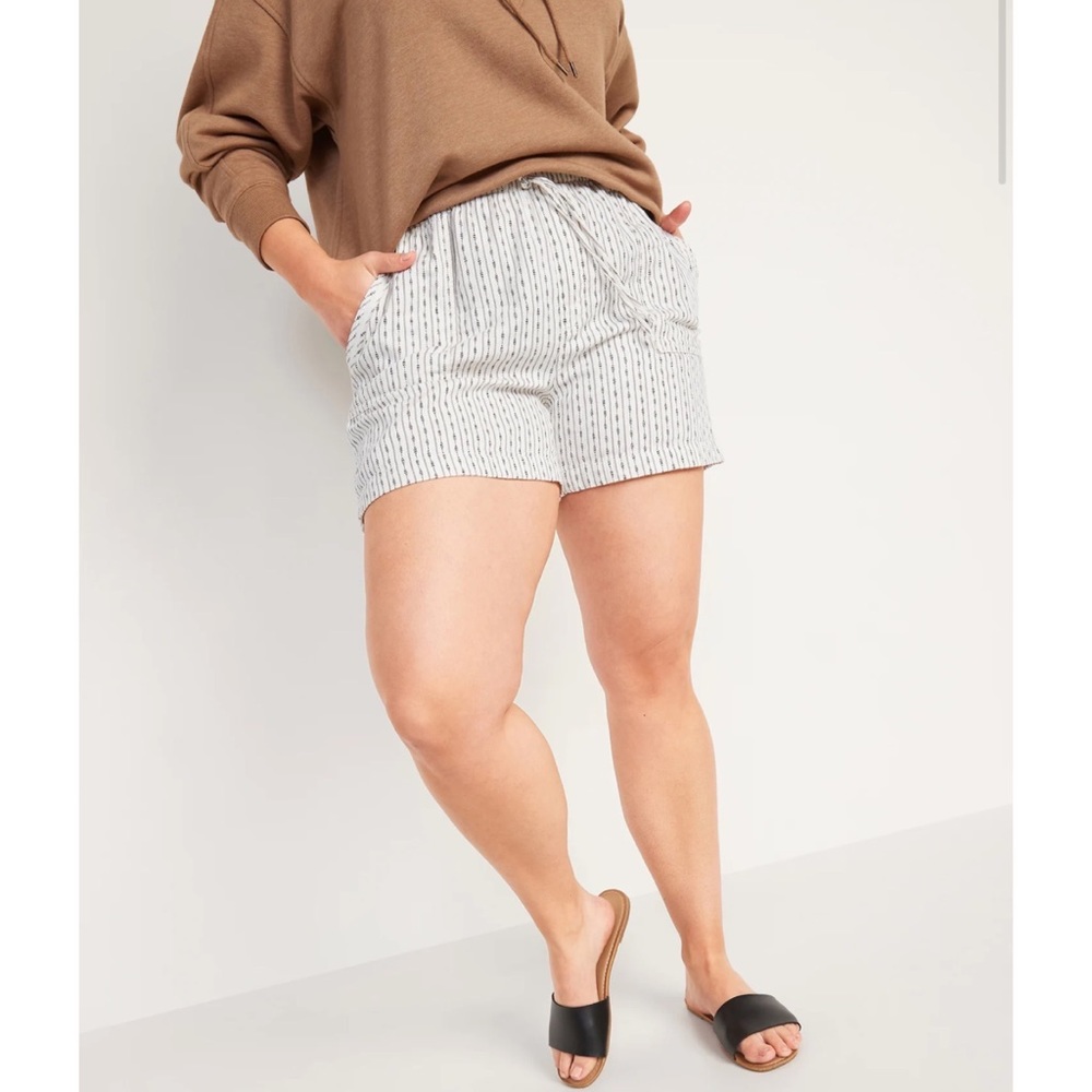 NWT old navy high waisted textured twill shorts 4in inseam size Large